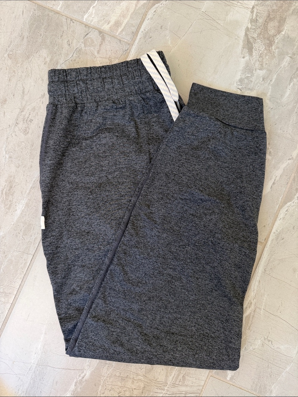 Vuori womens Halo Black Heather Jogger Pants with Contrast Drawstring-small